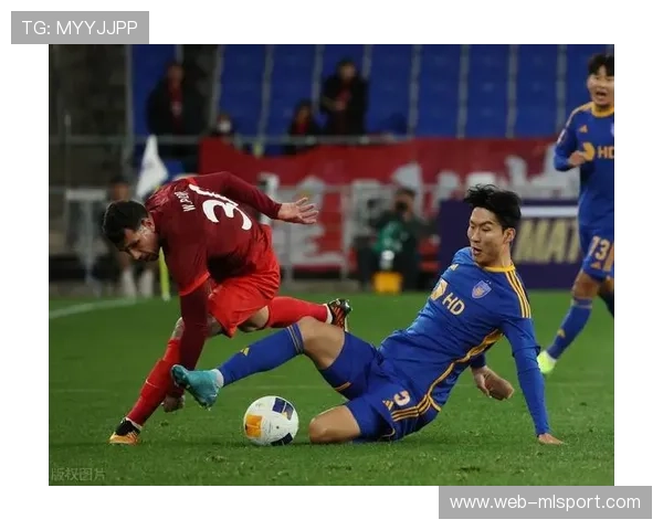 颜骏凌连续扑出巴尔加斯禁区内劲射，海港热身赛3比0完胜